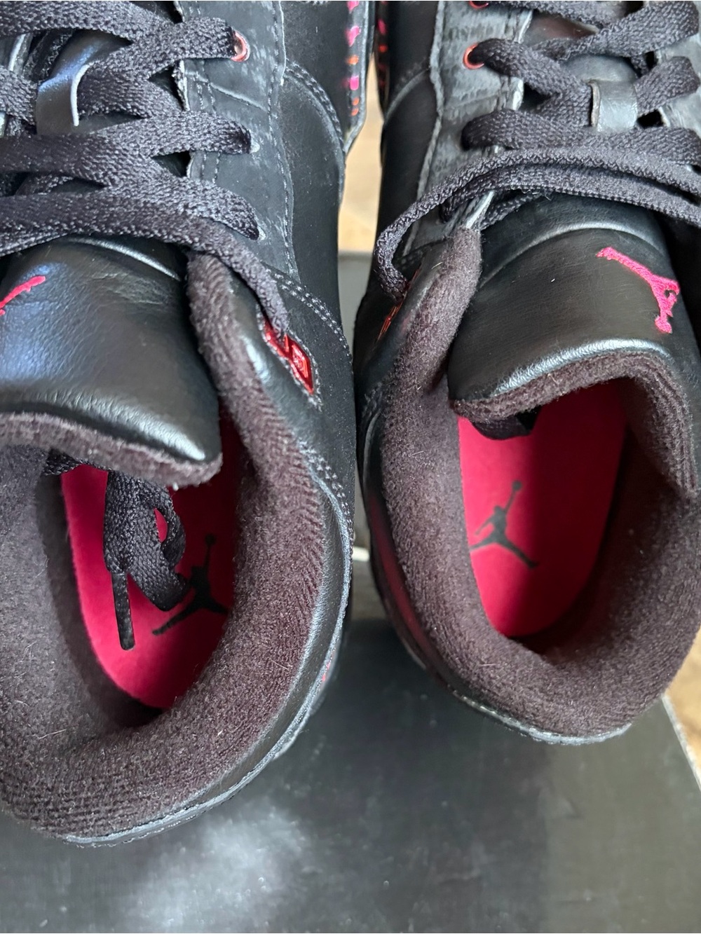 Air Jordan 3 (GS) Retro Black/Berry Sneakers - Picture 9 of 12